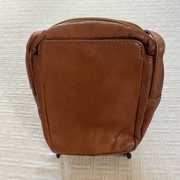 Hobo vintage brown leather purse. - Picture 3 of 12